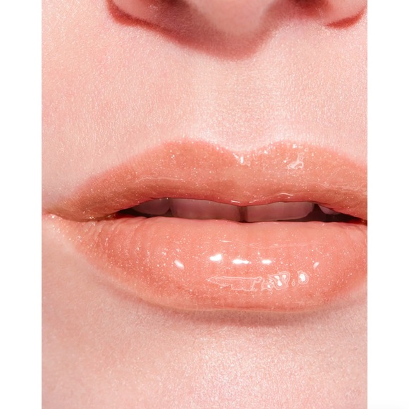 Chanel lip gloss & Mac lipstick bundle - Picture 14 of 16